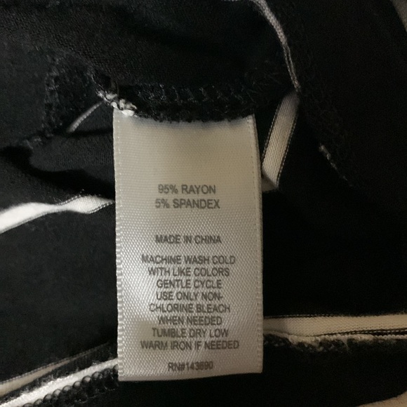 Larry Levine turtle neck top - Picture 4 of 4